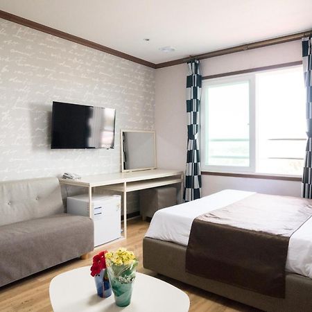 Seongsan Aqua Beach Hotel Szogüpho Kültér fotó